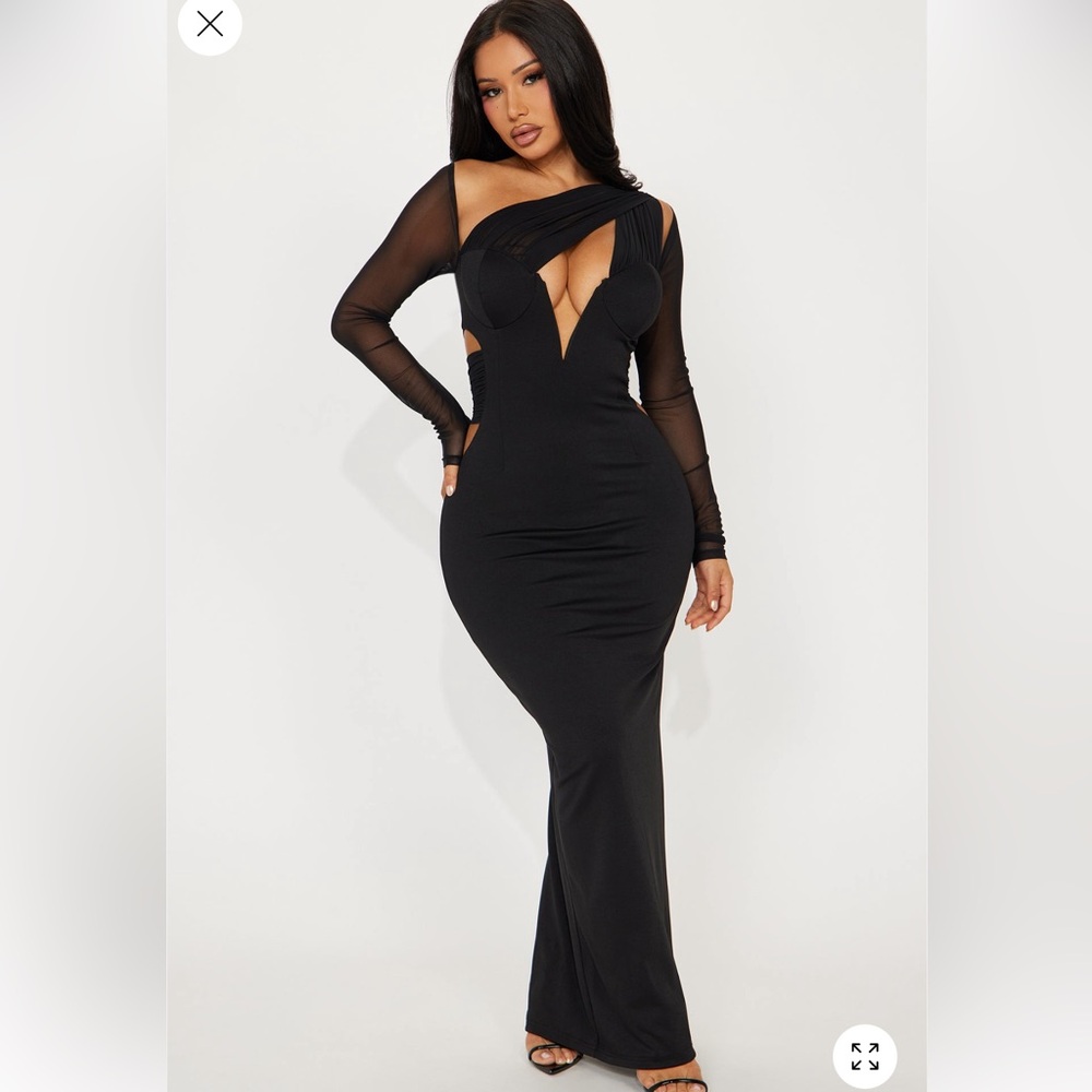 Elegant Black Evening Dress - Large